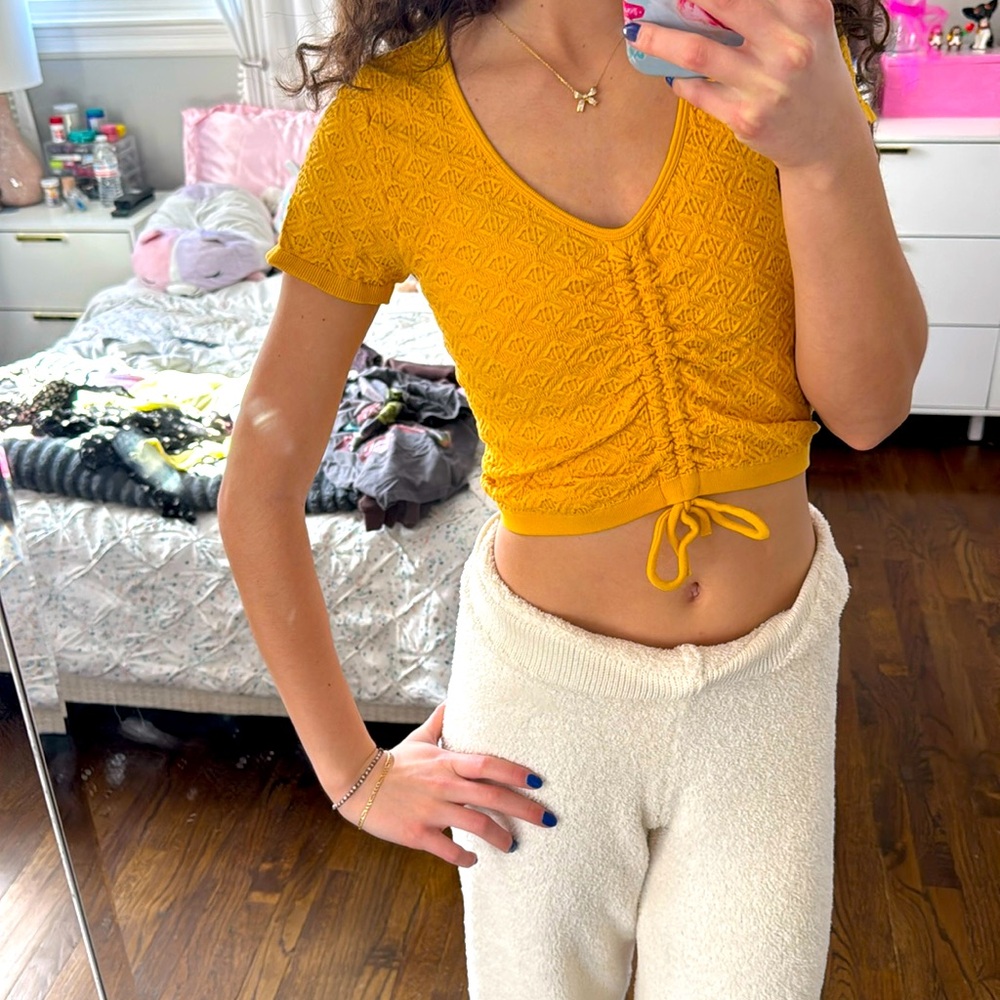 mustard yellow, crop top, cute, textured, spring/summer, tshirt